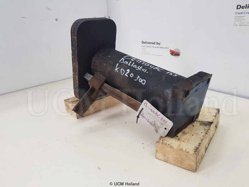Hydraulic cylinder for Crane Terex Demag AC 155 counterweight cylinder: picture 3