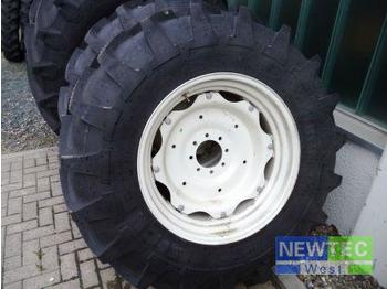 New Holland 16.9 R 30 - Wheels and tires