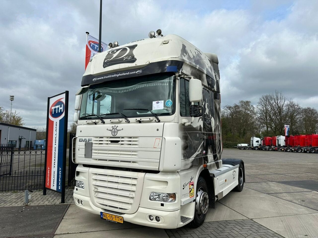 Tractor unit DAF XF105.460 SSC Retarder Showtruck: picture 2