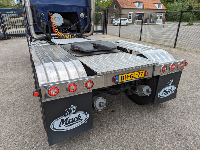 Tractor unit MACK MH613 6x4 Ultra Liner Euro1 - V8 - Manual - PTO - KiepHydrauliek  - Airco - 07/2024APK (T1279): picture 18
