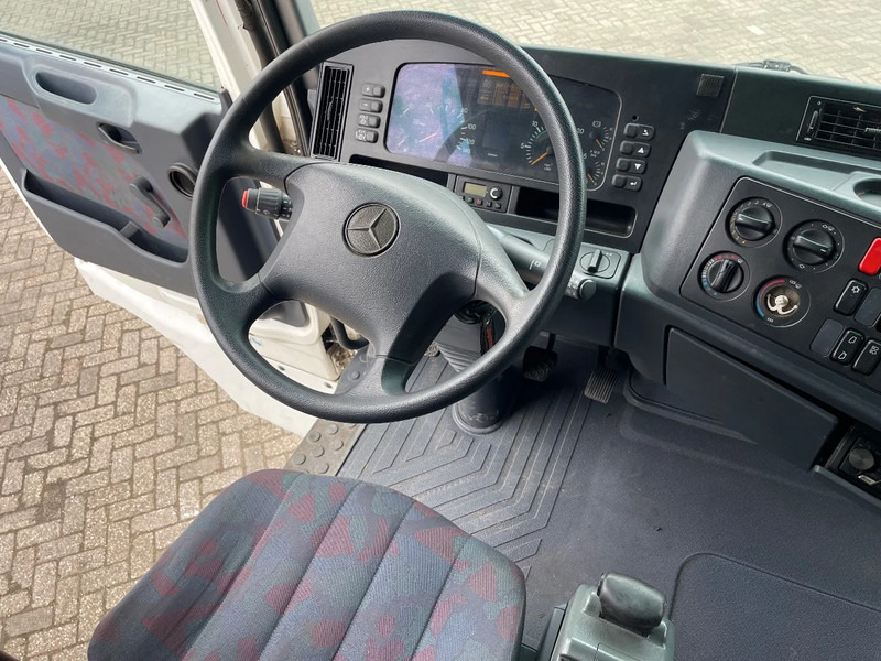 Tractor unit Mercedes-Benz Actros 1840 3 pedals: picture 12