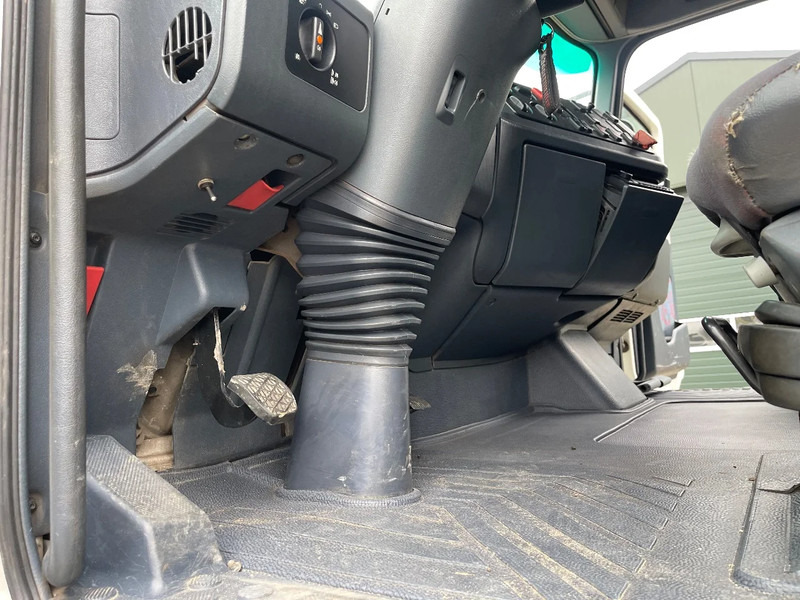 Tractor unit Mercedes-Benz Actros 1840 3 pedals: picture 17