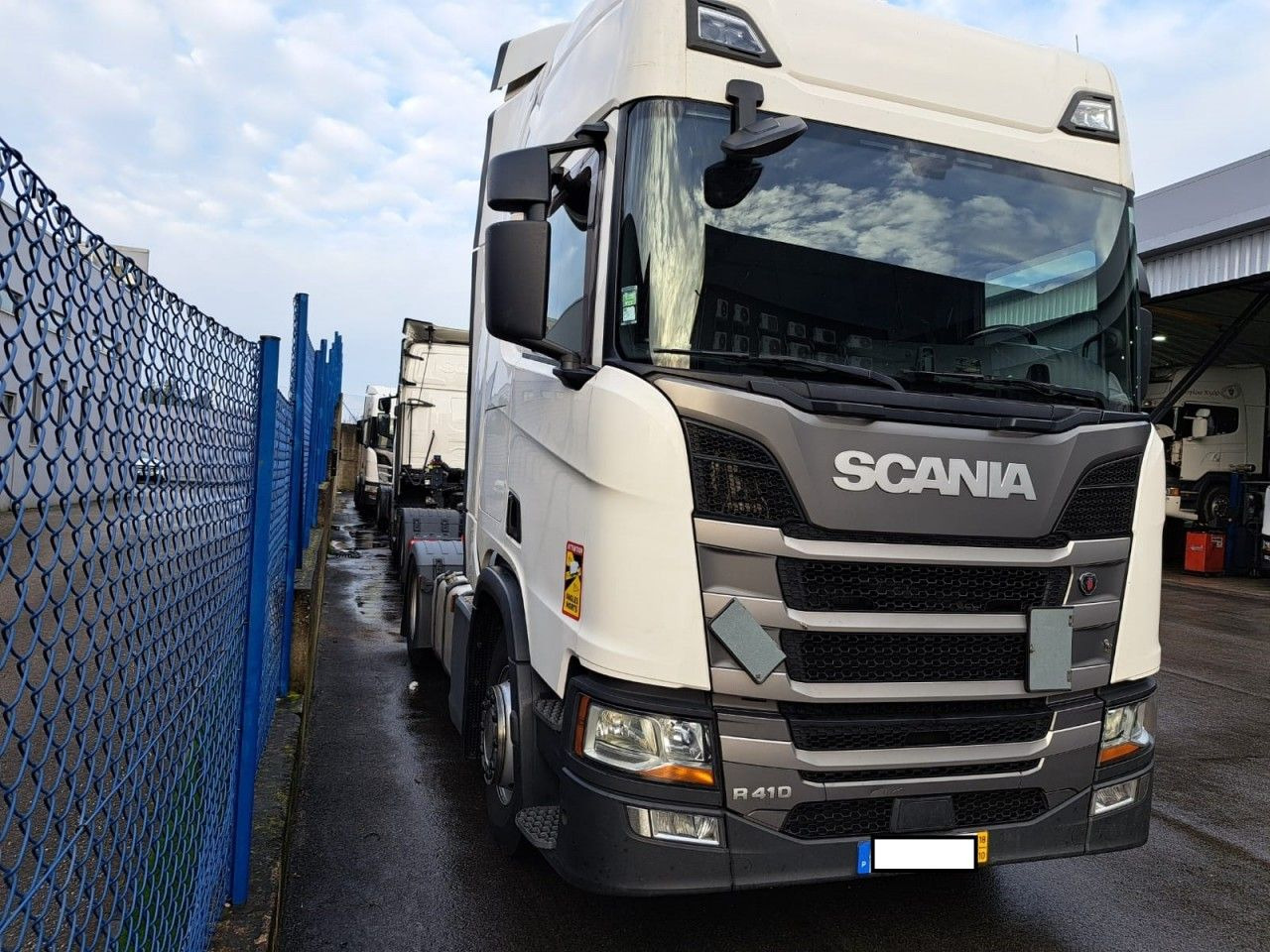 Tractor unit UVES05240022: picture 2