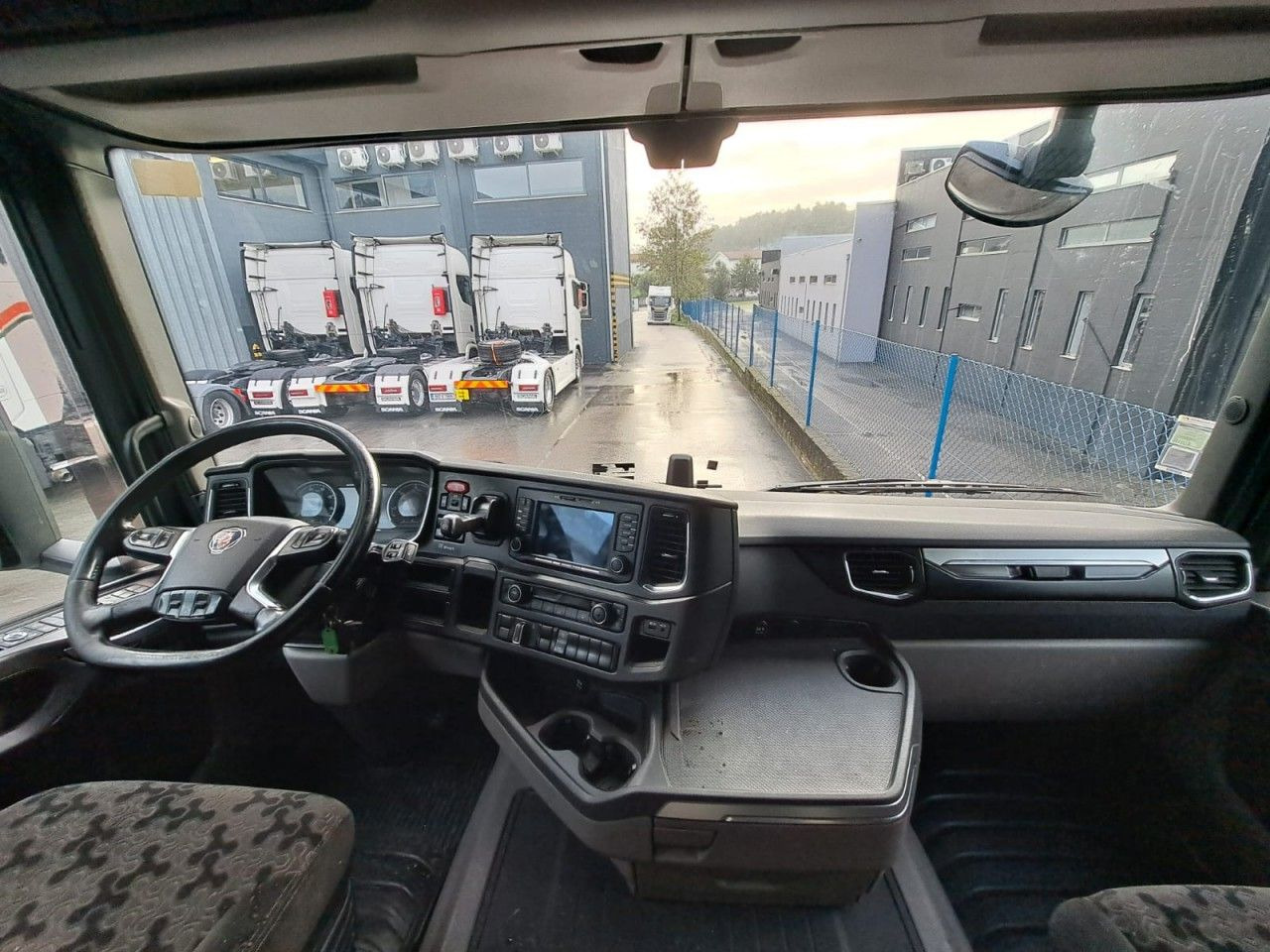 Tractor unit UVES05240022: picture 7