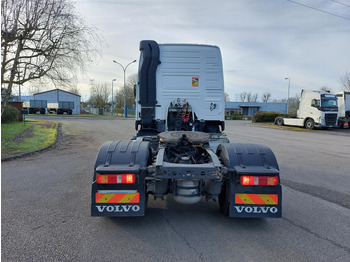 Tractor unit Volvo FM: picture 5