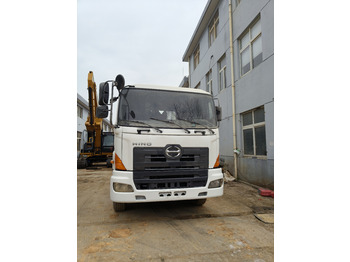 Tractor unit hino 700 used tractor: picture 3