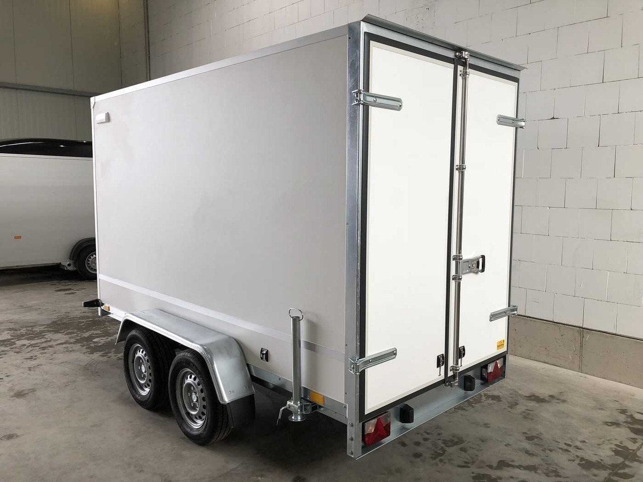 New Closed box trailer BLYSS F2730HTD Kofferanhänger: picture 6