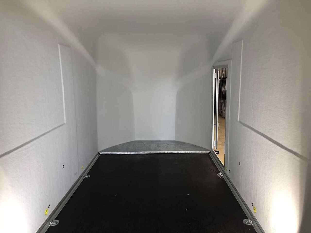 New Closed box trailer CHEVAL LIBERTE Cargo 1300.02+Tür Alu-Felgen Kofferanhänger: picture 5