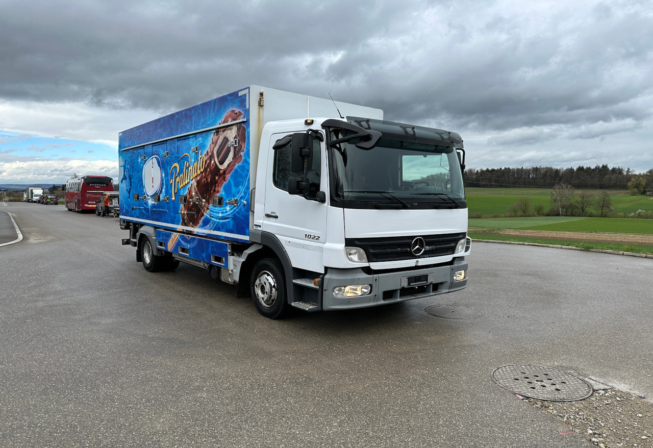 Refrigerator truck 2010 Mercedes-Benz Atego 1022 4×2 refrigerated box with HB: picture 8