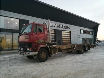 SISU SM 300 - Autotransporter truck