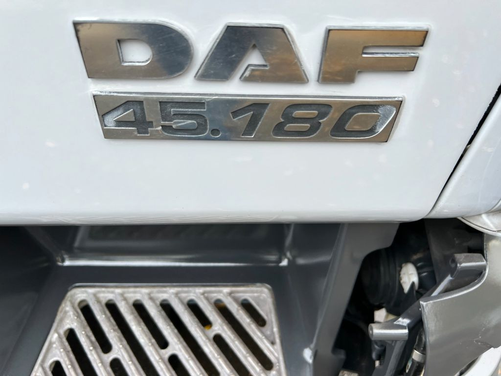 Cab chassis truck DAF 45.180 LF- 12   Original 6658 km Laufleistung: picture 9