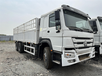 SINOTRUK HOWO 371 - Livestock truck