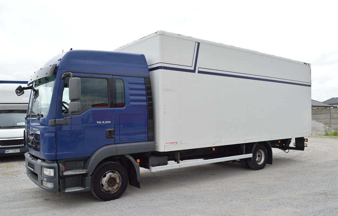 Box truck MAN TGL 8.220 EURO 5 CONTAINER+LIFT: picture 2