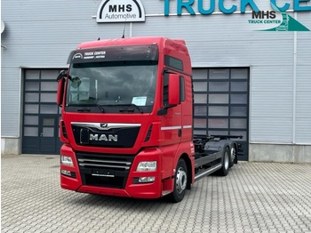 Container transporter/ Swap body truck MAN TGX 26.460 6X2-2 LL Euro6 Intarder Klima AHK Navi: picture 1