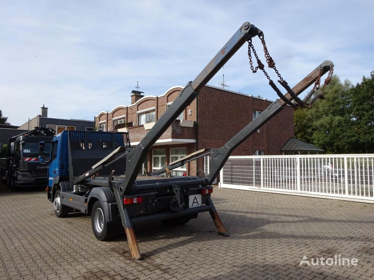 Skip loader truck Mercedes-Benz 1218 Atego Skip loader: picture 10