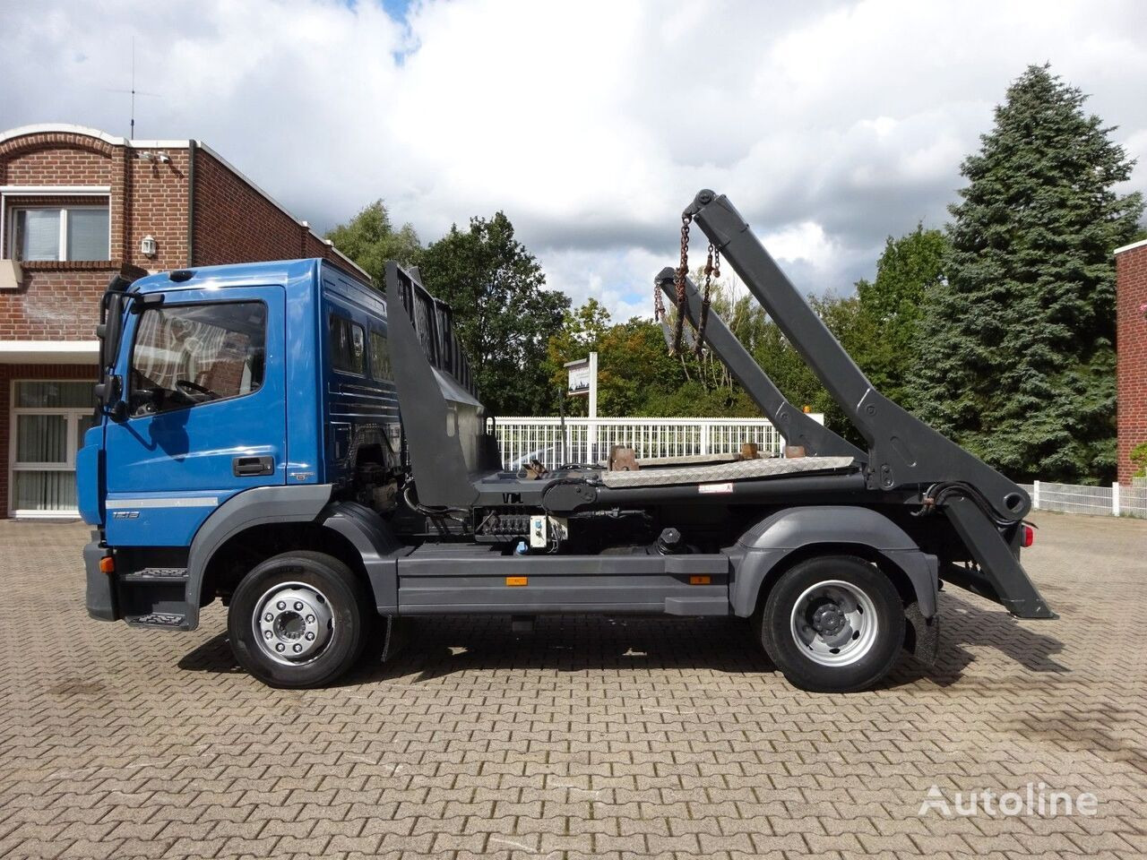 Skip loader truck Mercedes-Benz 1218 Atego Skip loader: picture 6