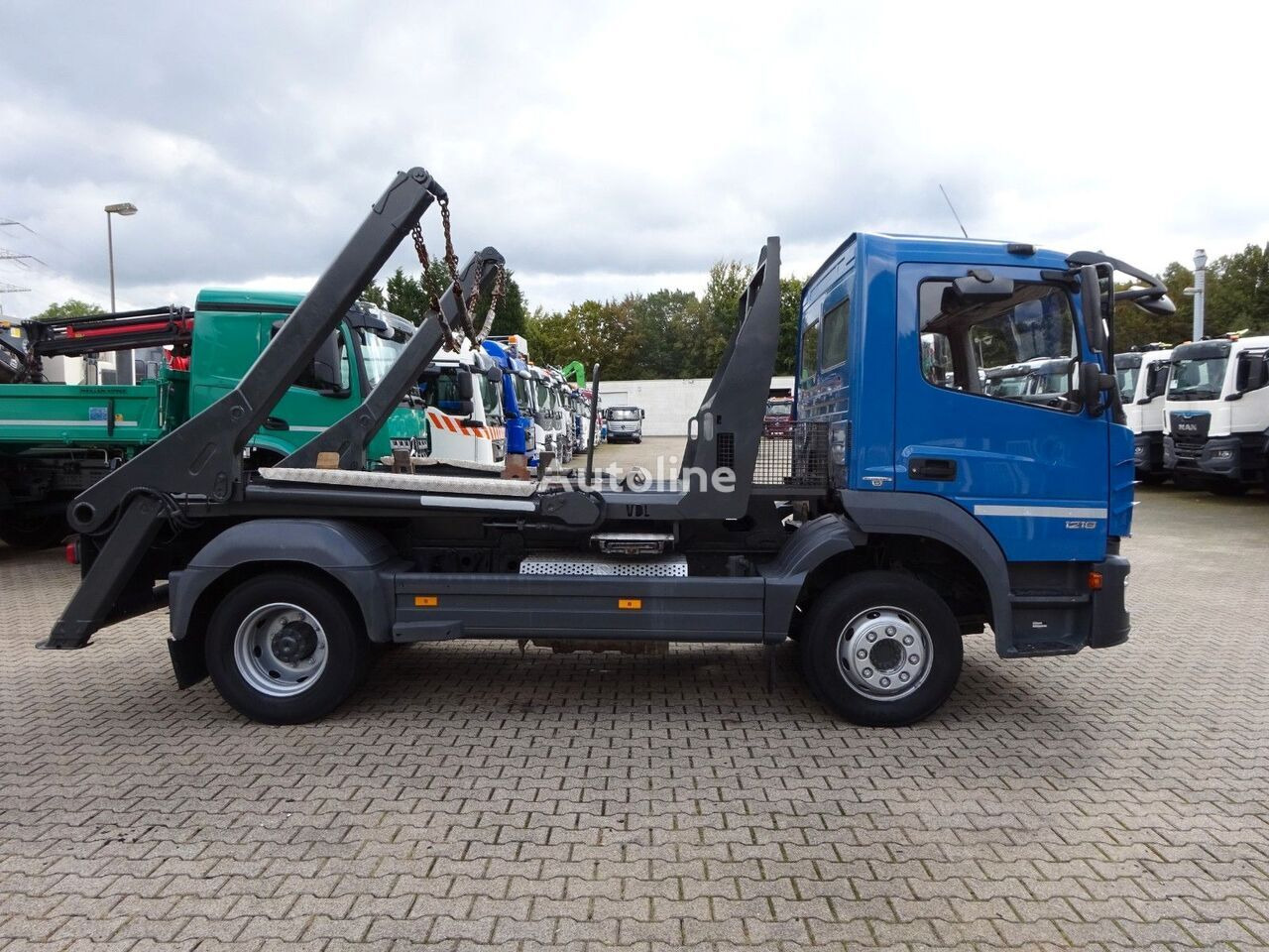 Skip loader truck Mercedes-Benz 1218 Atego Skip loader: picture 3