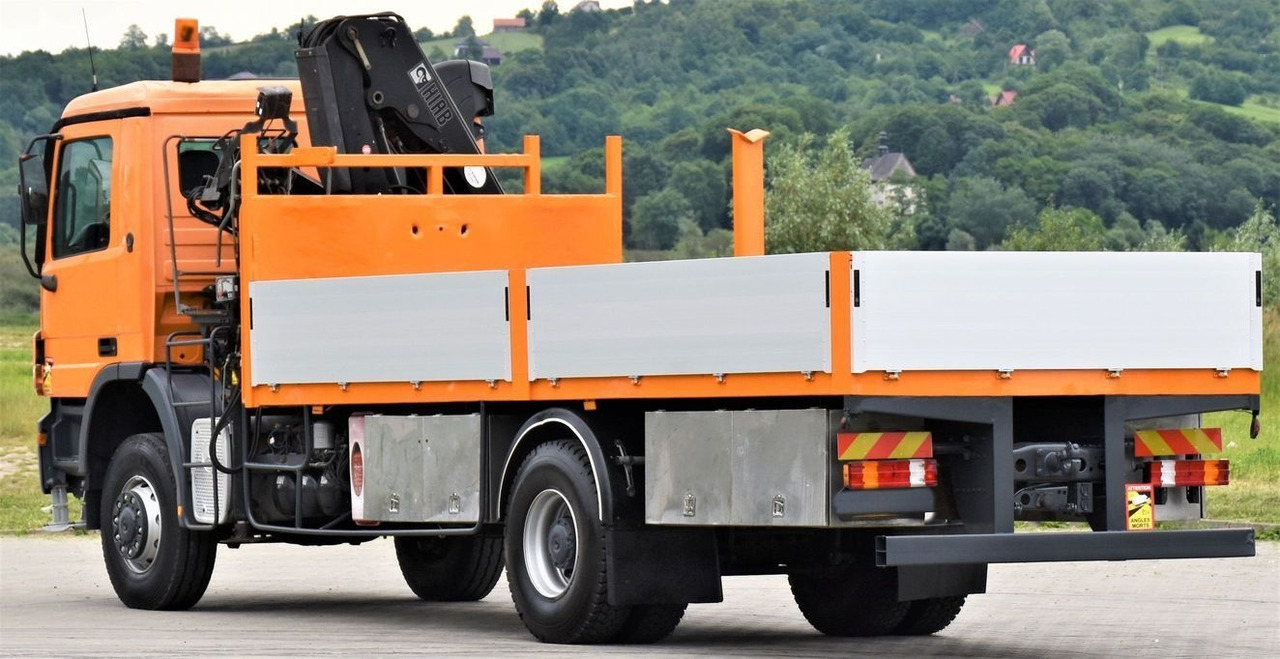 Dropside/ Flatbed truck, Crane truck Mercedes-Benz ACTROS 1832: picture 6