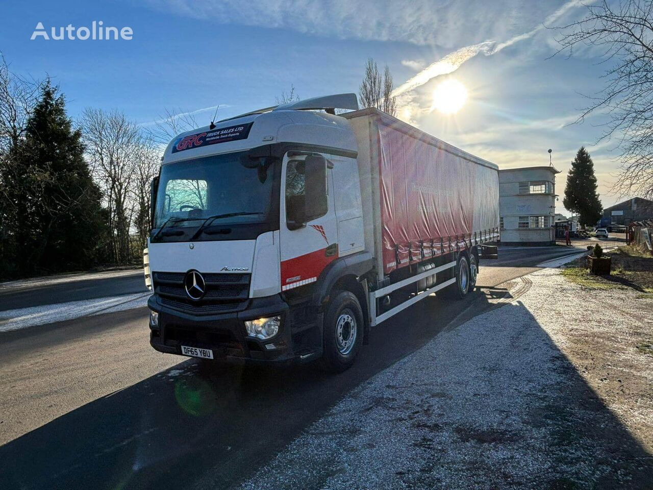 Curtainsider truck Mercedes-Benz Actros 2533: picture 2