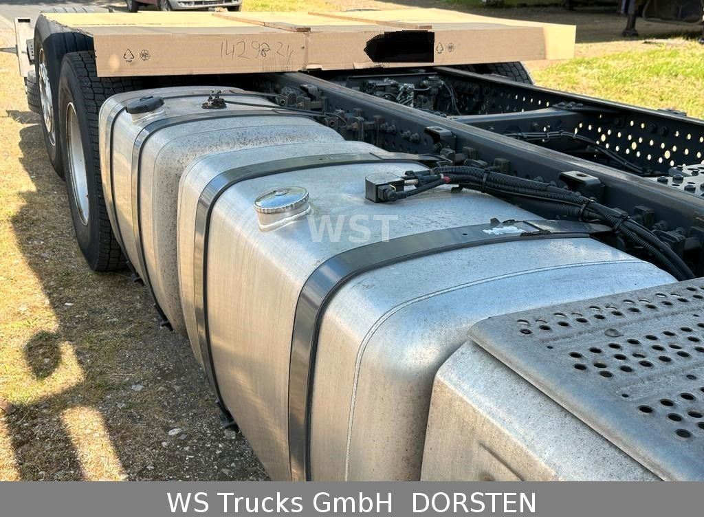 Cab chassis truck Mercedes-Benz Actros 2542 LL 1 6x2 Fahrgestell  2 Stück: picture 10