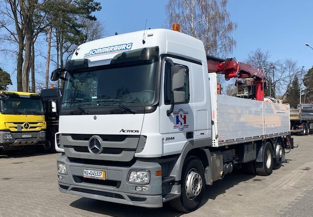 Dropside/ Flatbed truck Mercedes-Benz Actros 2544 6x2: picture 2
