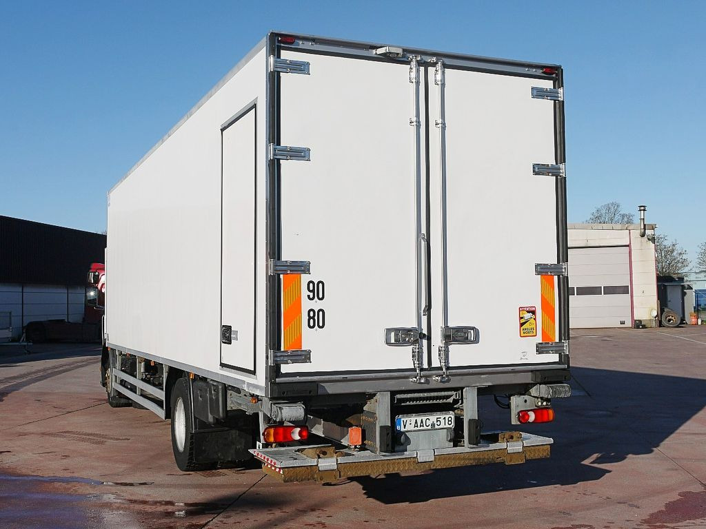 Refrigerator truck Renault P 270.19 KUHLKOFFER CARRIER SUPRA 950 MULIT LBW: picture 7