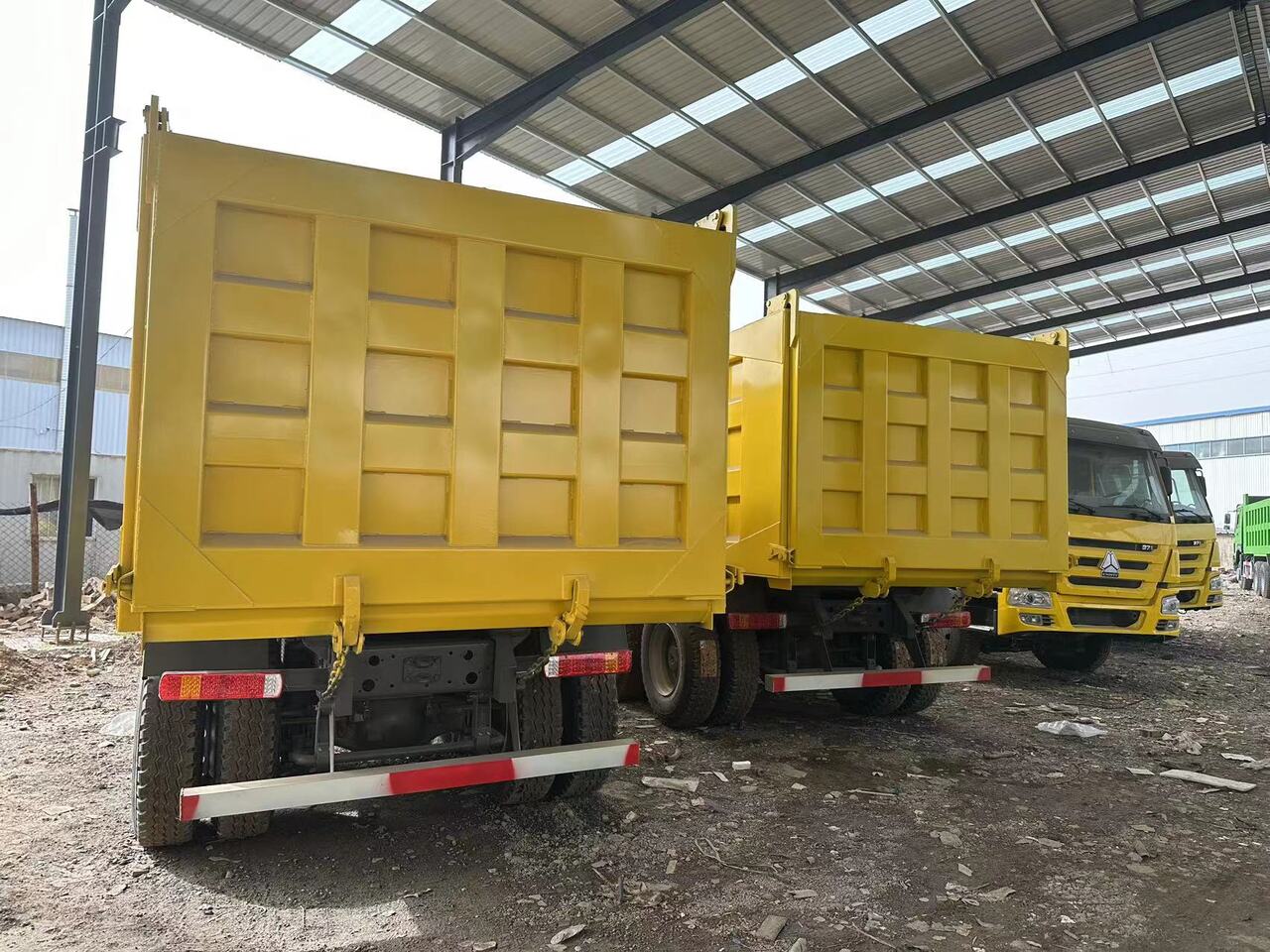 Tipper for transportation of silos SINOTRUK Howo Dump truck 371: picture 5