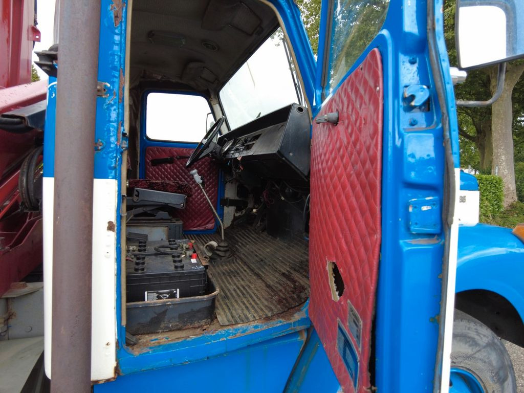 Crane truck, Dropside/ Flatbed truck Scania 86 6x2: picture 7
