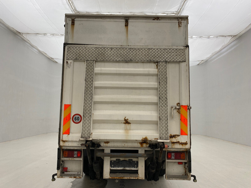 Curtainsider truck Scania P94.220: picture 6