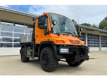 Dropside/ Flatbed truck UNIMOG U300