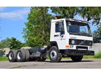 Cab chassis truck VOLVO FL10: picture 1