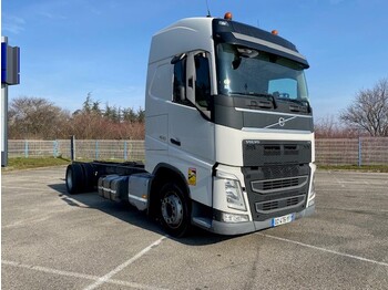 Cab chassis truck Volvo FH: picture 1