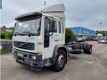 Cab chassis truck VOLVO FL 250