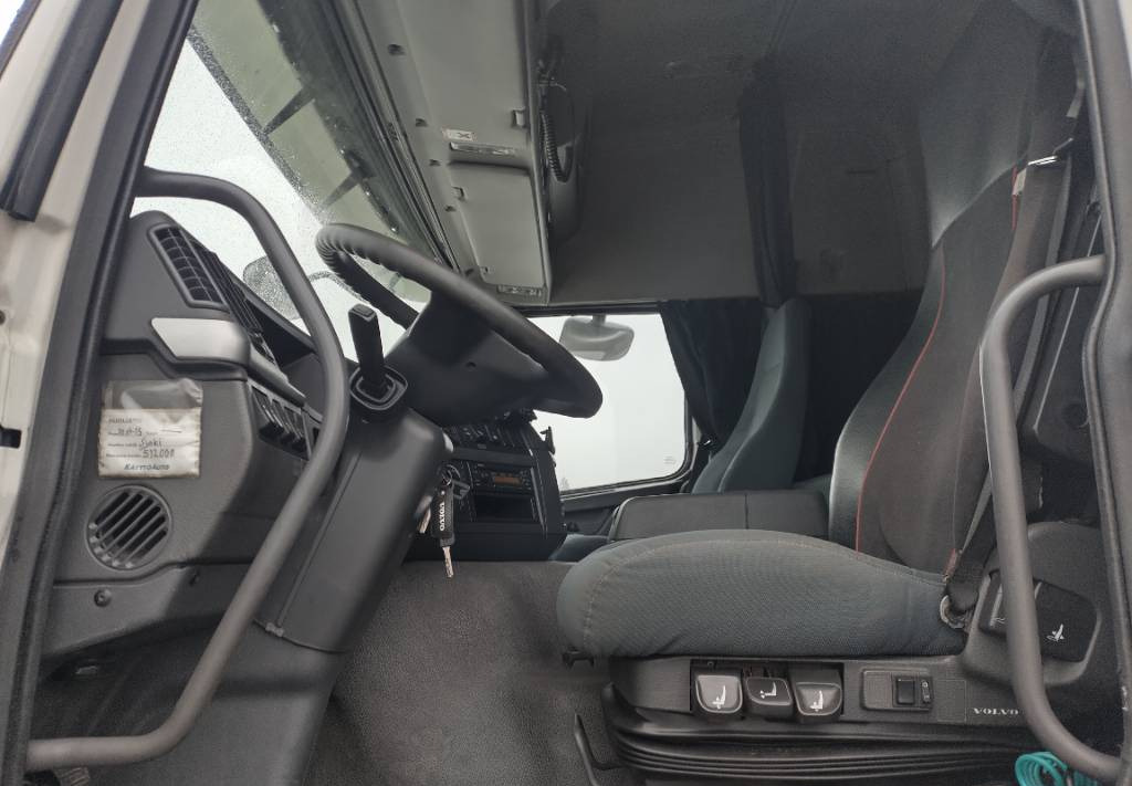 Dropside/ Flatbed truck Volvo FM13 6x2 UUSI koneenkuljetuslava, vetovarustus: picture 8