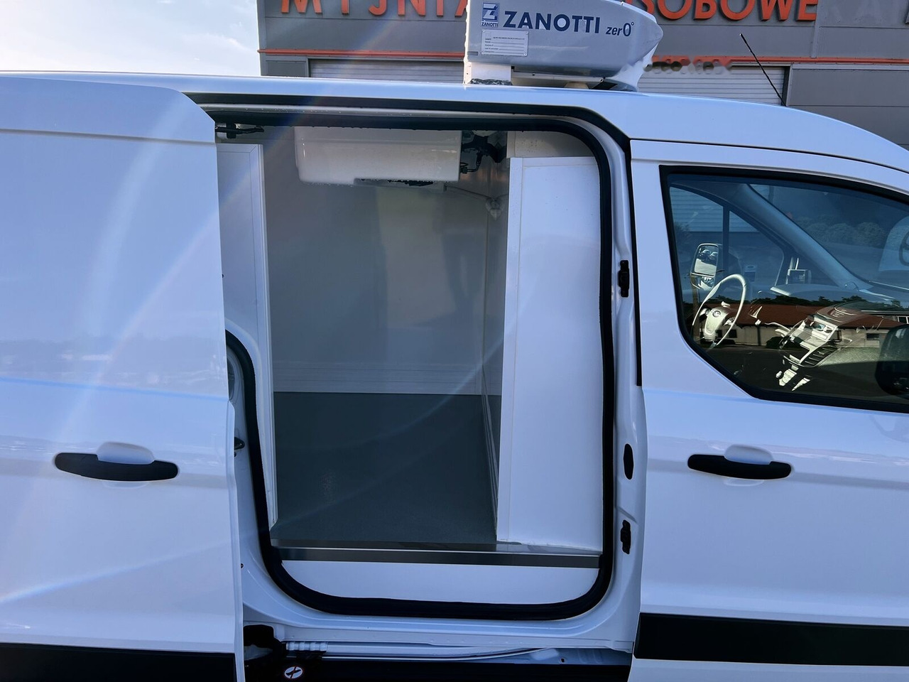 Refrigerated van Ford Transit Connect: picture 10