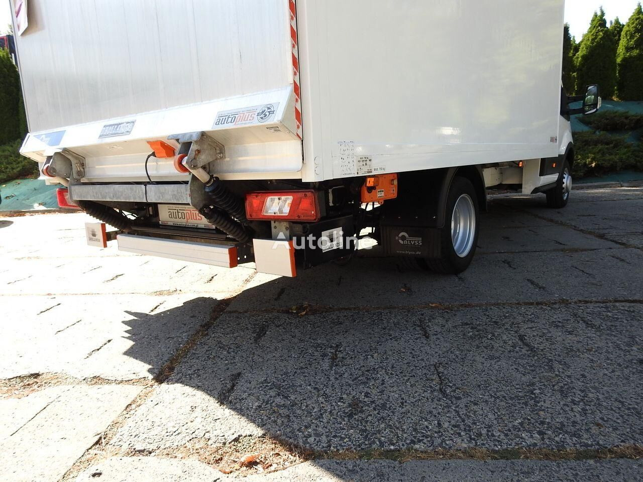 Box van Ford Transit Koffer 4,2 m + tail lift: picture 21