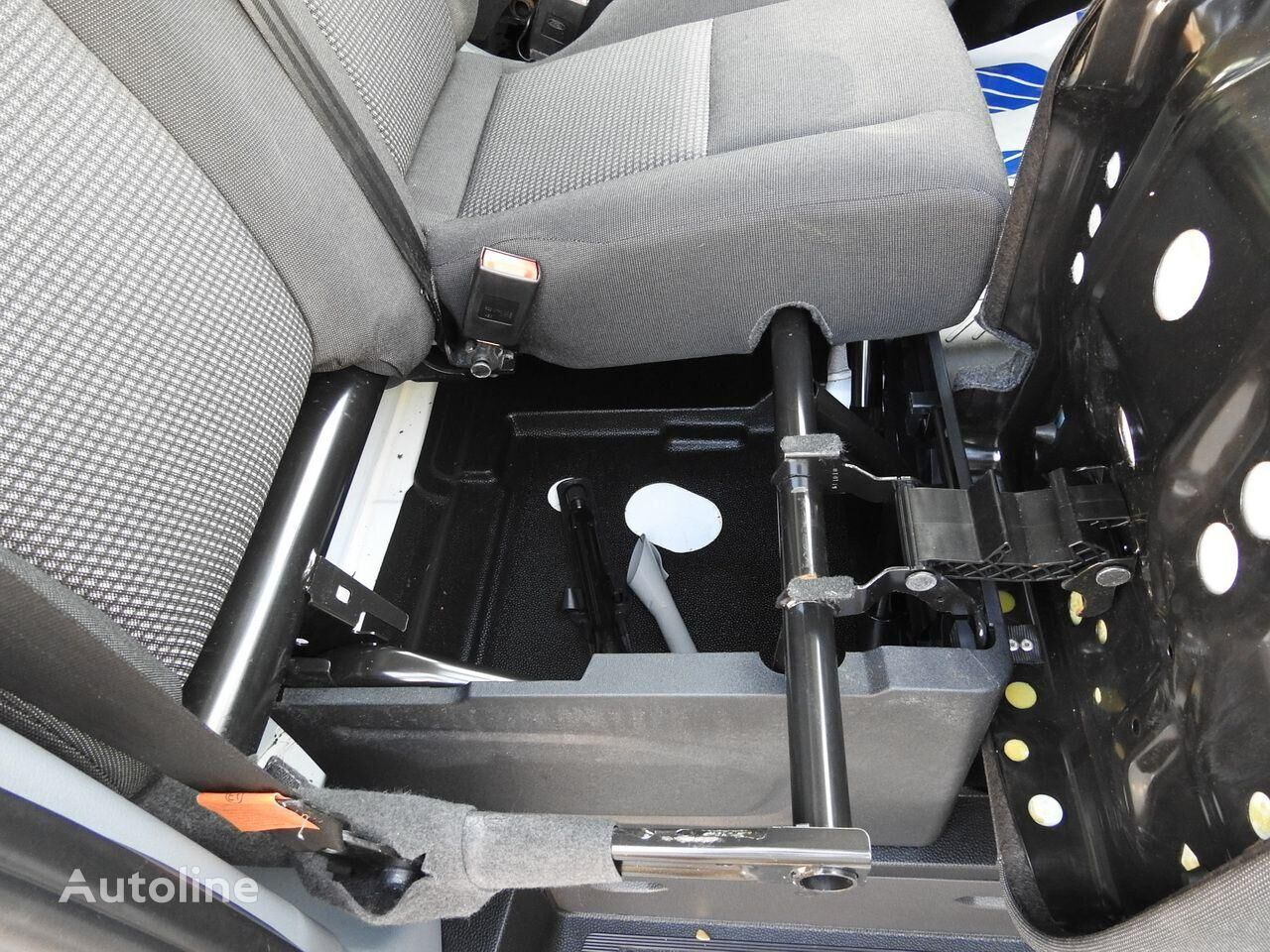 Box van Ford Transit Koffer 4,2 m + tail lift: picture 37