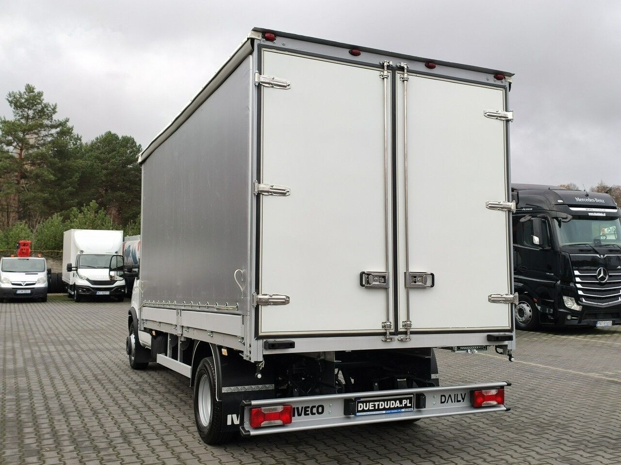 Curtain side van IVECO Daily 70C17: picture 27