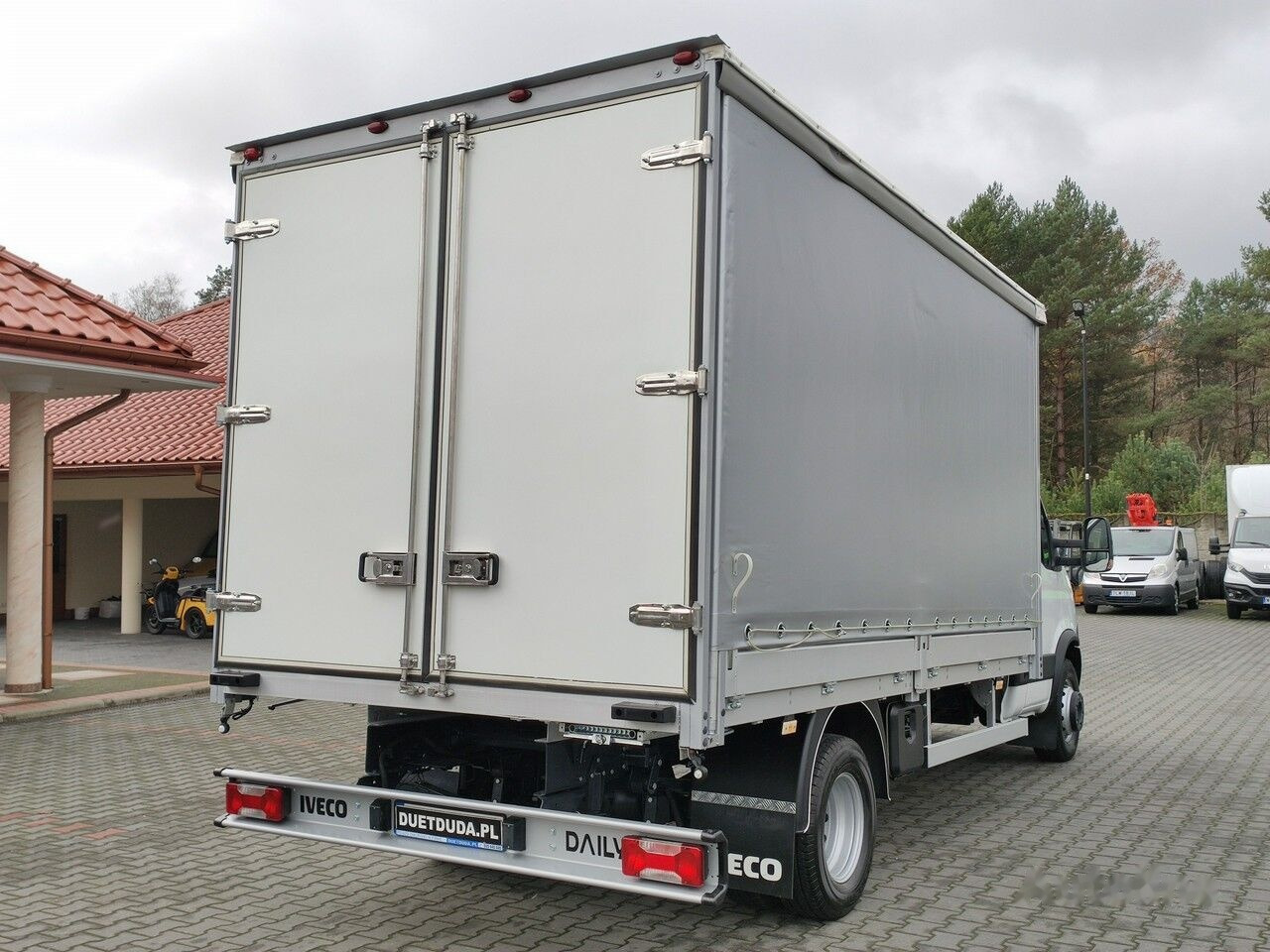 Curtain side van IVECO Daily 70C17: picture 28