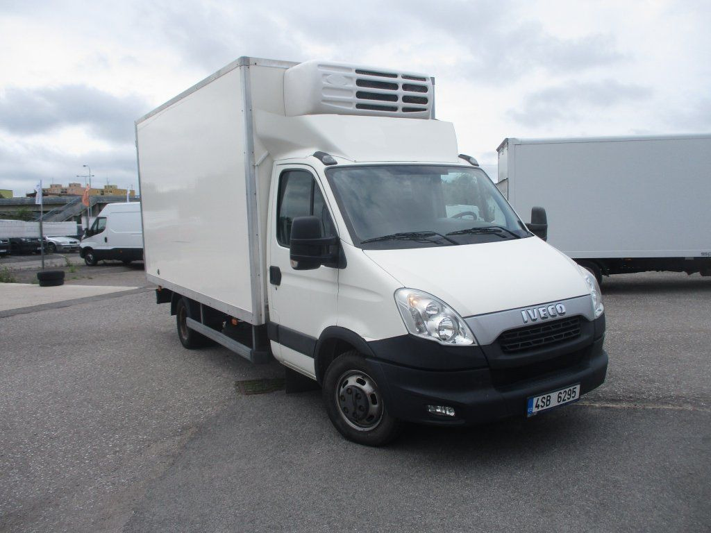 Refrigerated van Iveco  35C15 8 Palet: picture 3