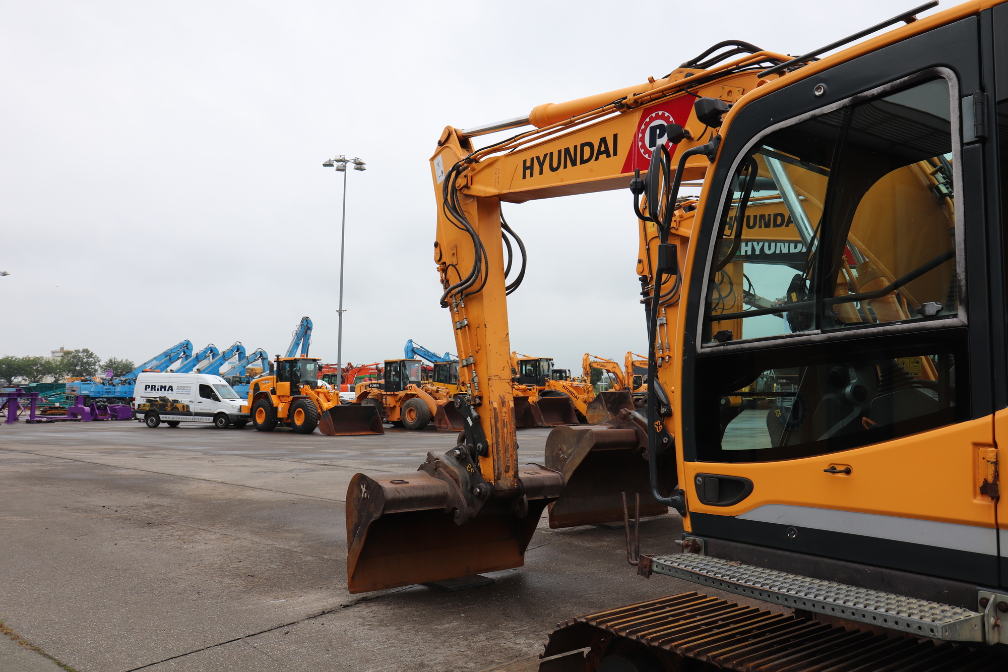 PRIMA Equipment B.V. - Construction machinery KOMATSU WA475 undefined: picture 7