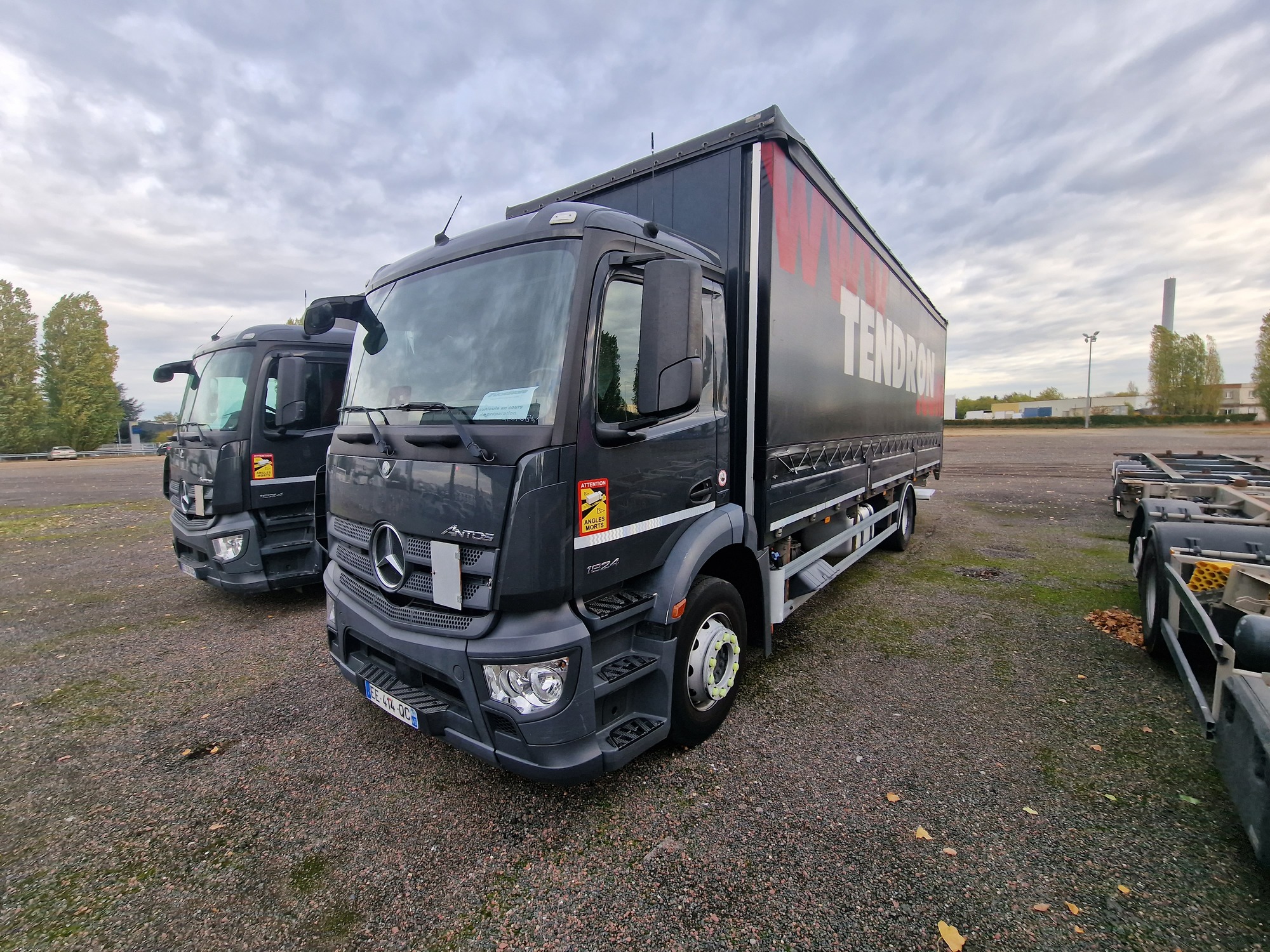 NV TRADING - Municipal/ Special vehicles MERCEDES-BENZ undefined: picture 2