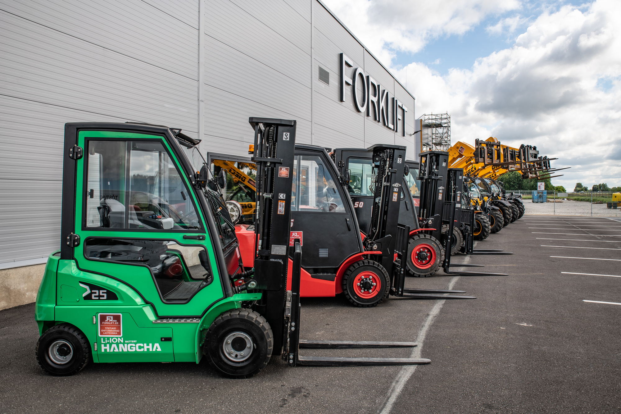 FORKLIFT OU - Material handling equipment LINDE H35 - LPG undefined: picture 2