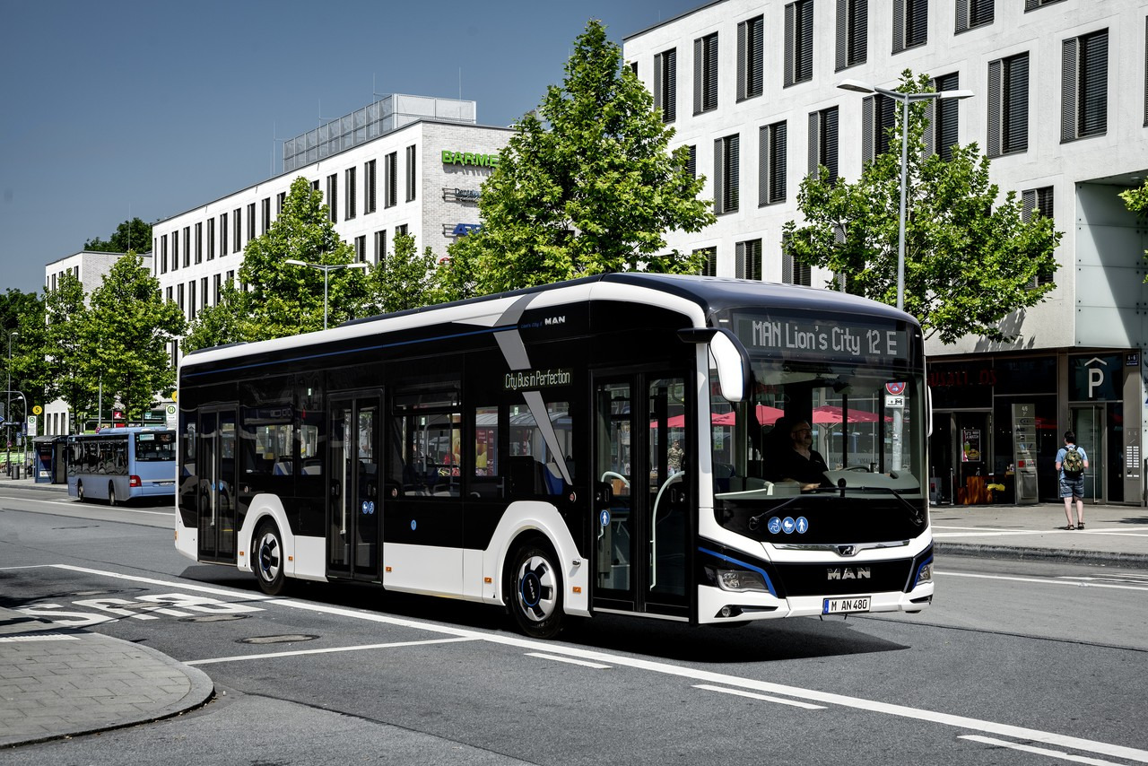 Svenska Neoplan AB - vehicles for sale undefined: picture 2