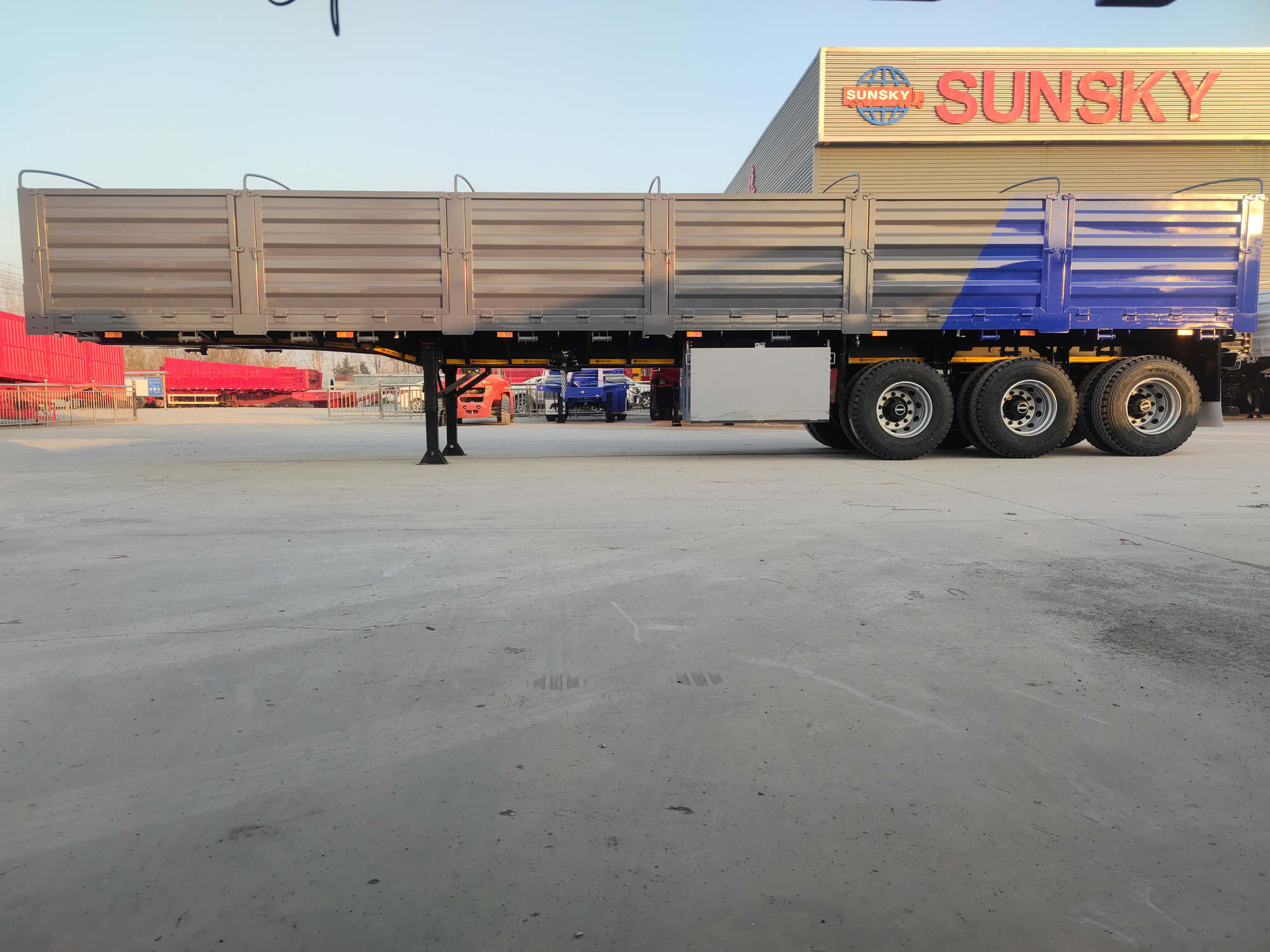 Xiamen Sunsky Vehicle Co.,Ltd - Tractor units SINOTRUK HOWO - Year: 2024 undefined: picture 1