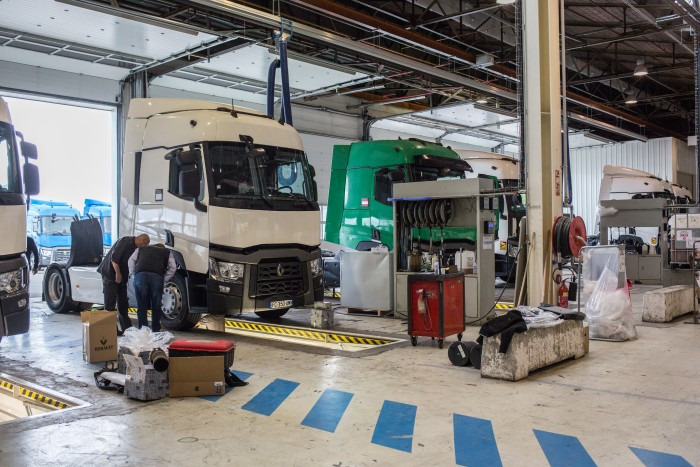 Renault Trucks France - vehicles for sale undefined: picture 6