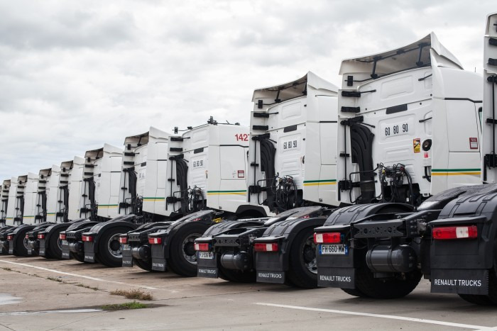 Renault Trucks France - vehicles for sale undefined: picture 3
