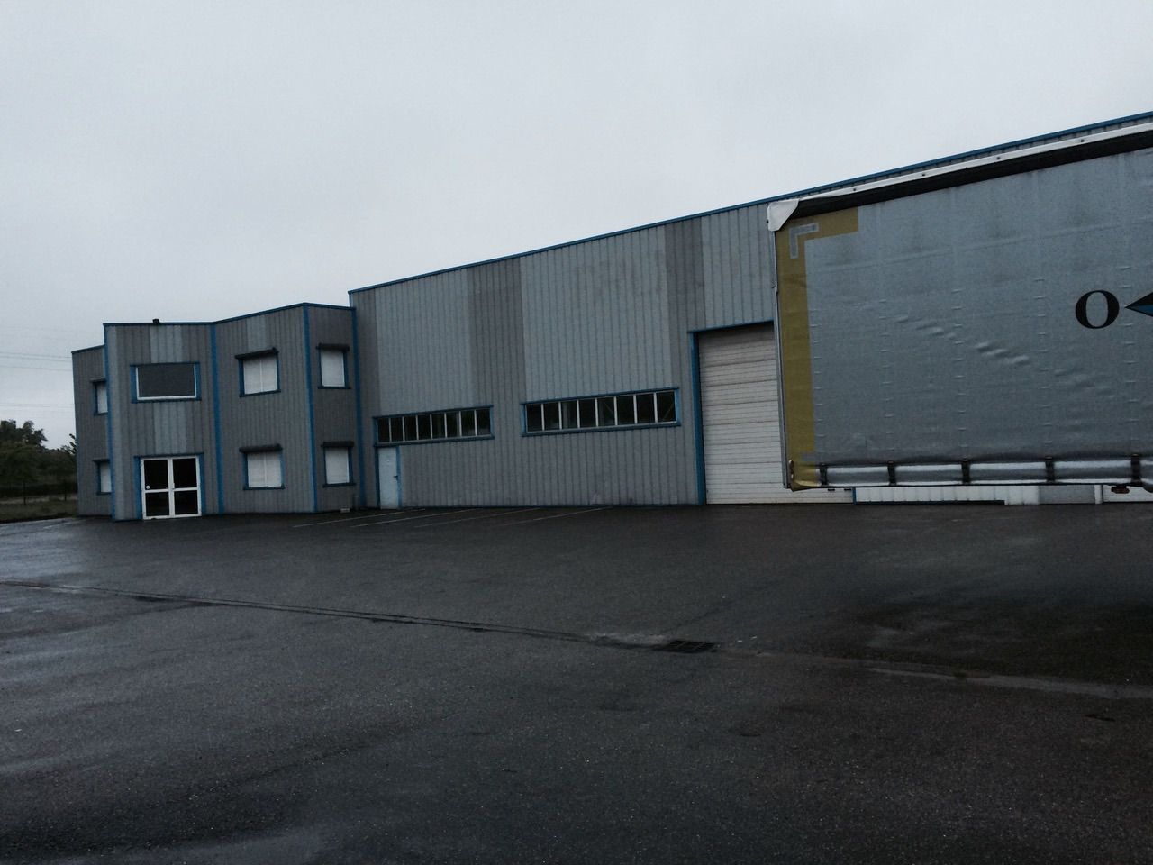 SARL T.O.B NEGOCE - Trucks - gearbox: manual undefined: picture 1