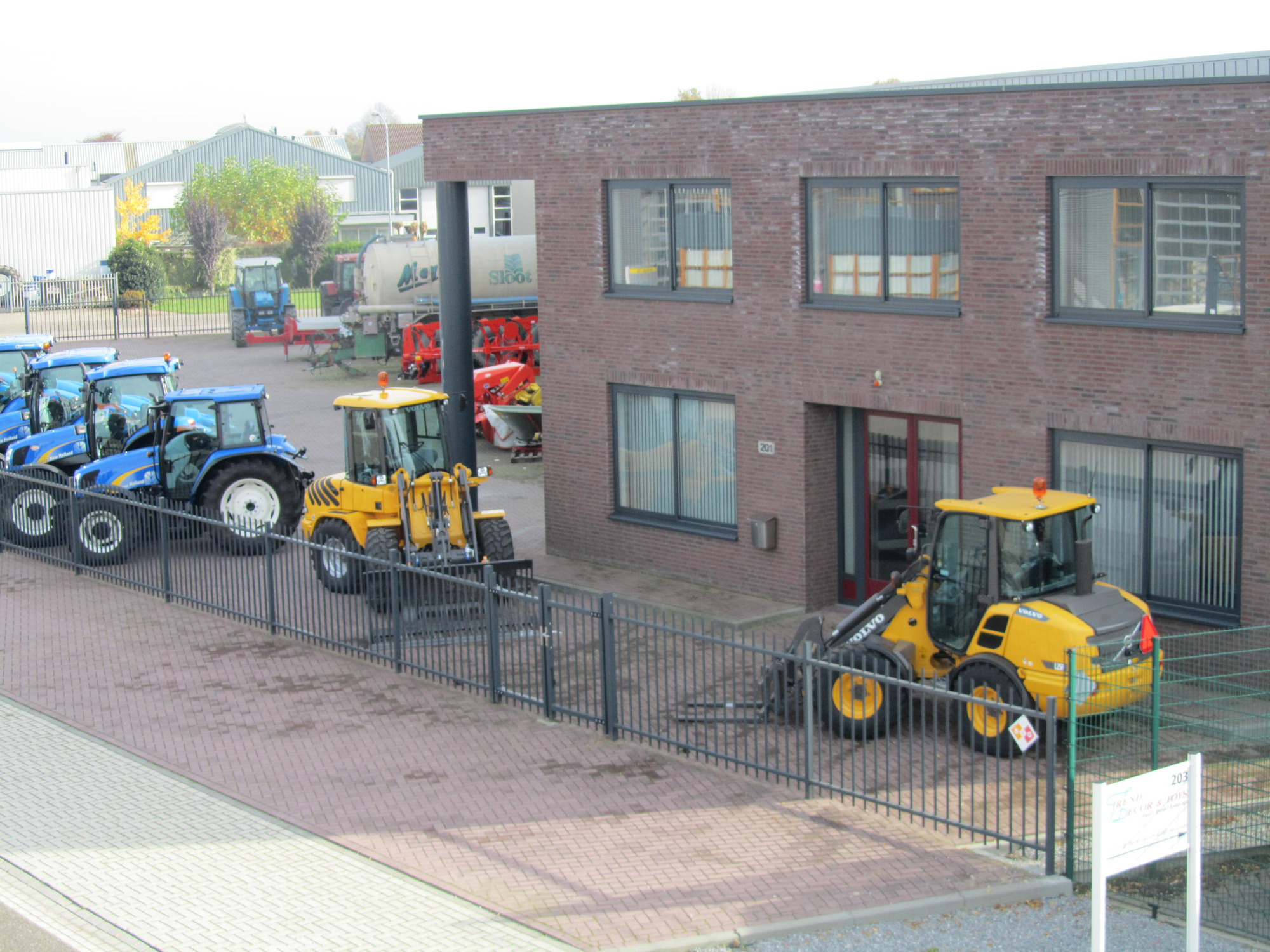 SLECOMA BOEKEL B.V. - vehicles for sale undefined: picture 4