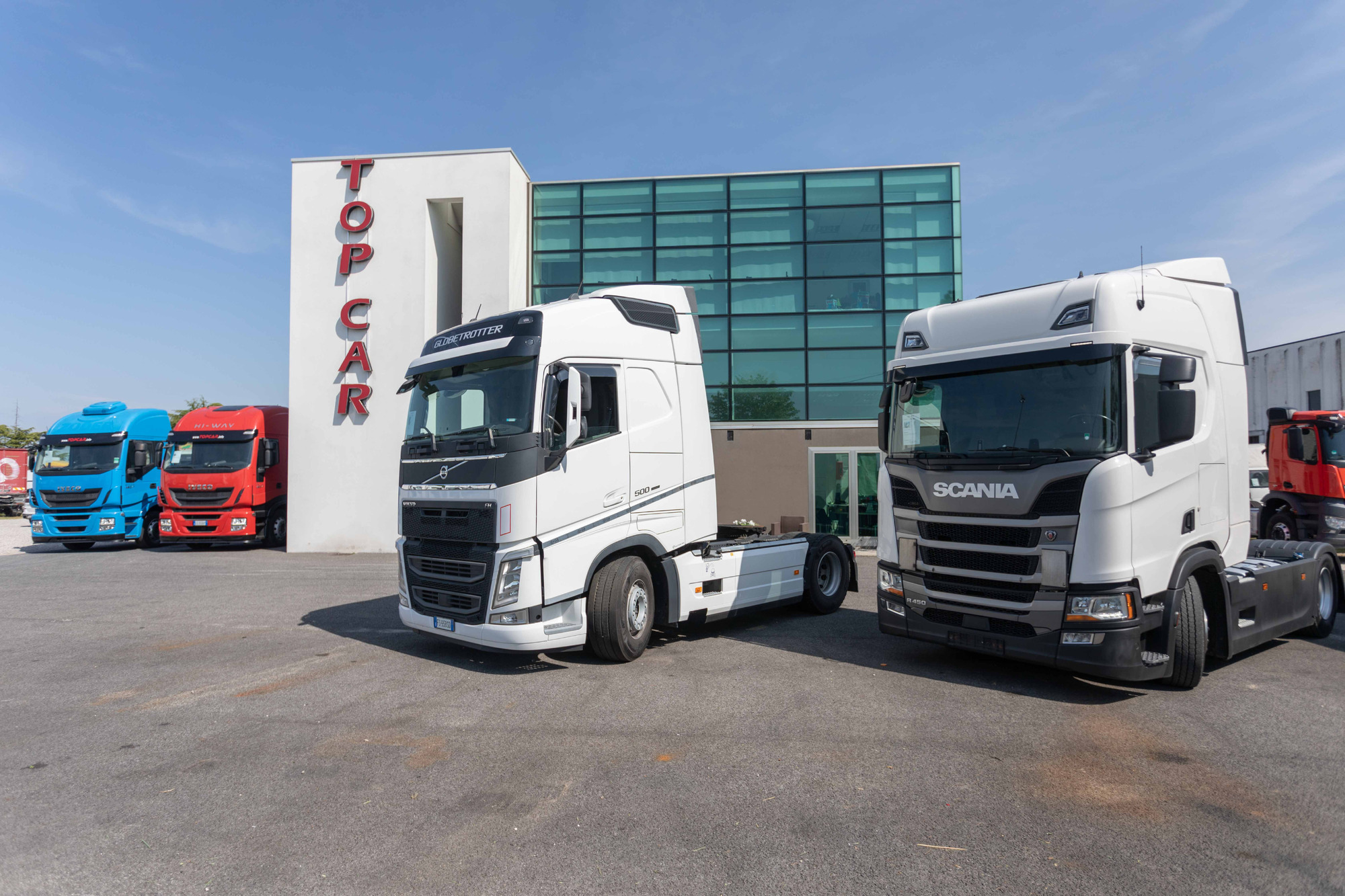TOP CAR S.R.L. - Tractor units undefined: picture 3